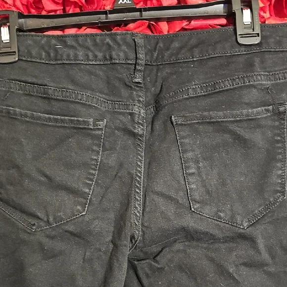 Mossimo Women's Black Mid-Rise Jegging Jeans Size 12/31 R - Picture 5 of 6